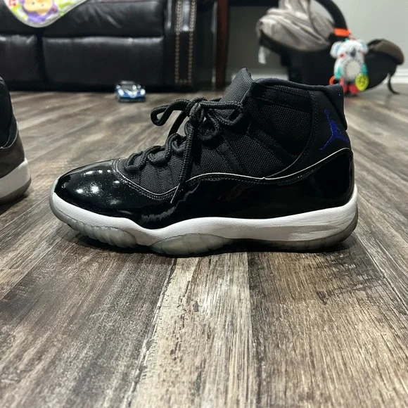 Jordan 11 space jam 2016